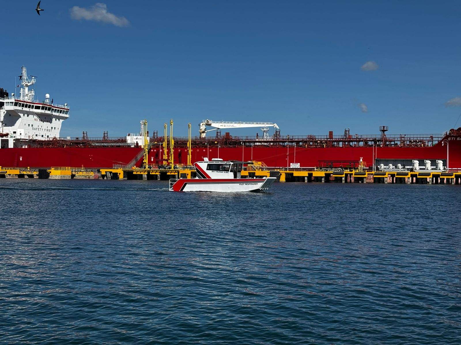 Large cargo deck space optimized for heavy machinery and Ro-Ro loading